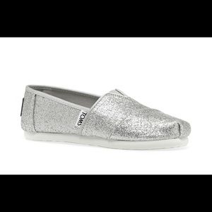 Toms size 8 (worn once)